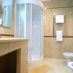 SUNNY BEIGE BATHROOM
